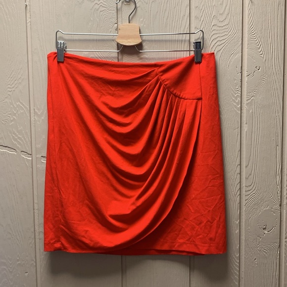 Cache Skirt - Picture 2 of 9